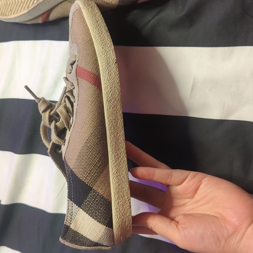 Burberry shoes - Picture 6 of 10